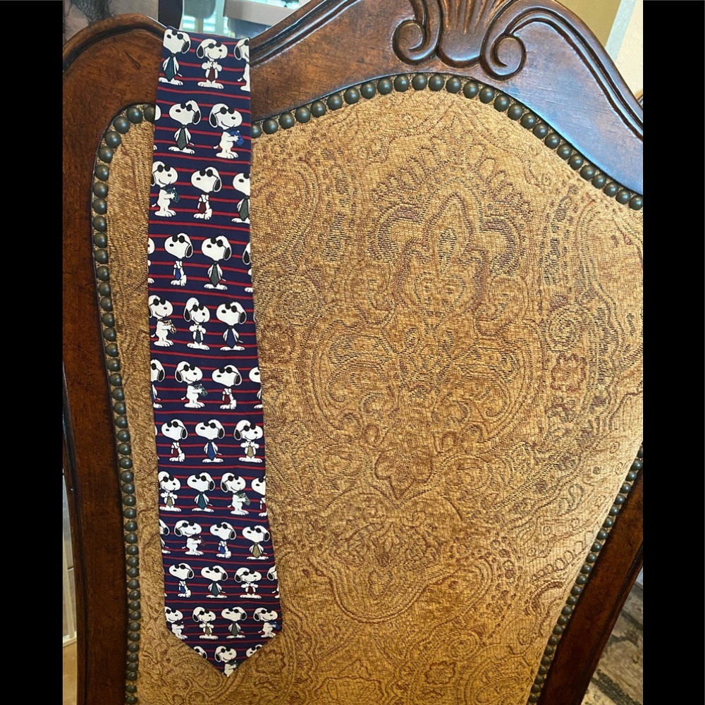 Peanuts “snoopy” silk tie